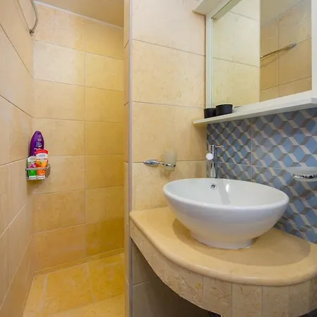 Apartment Casa Greca Private Yard, Near Old Town, Prime Location Rhodes City