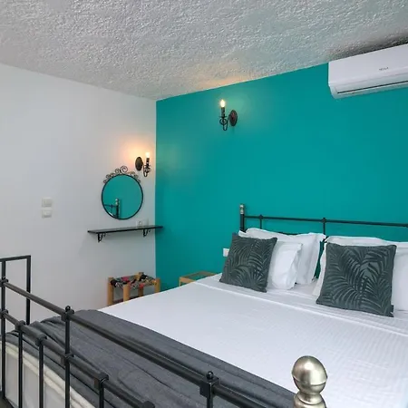Apartment Casa Greca Private Yard, Near Old Town, Prime Location