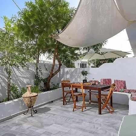 Apartment Casa Greca Private Yard, Near Old Town, Prime Location *